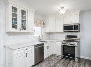 137 Princeton Pl, Belford, NJ 07718