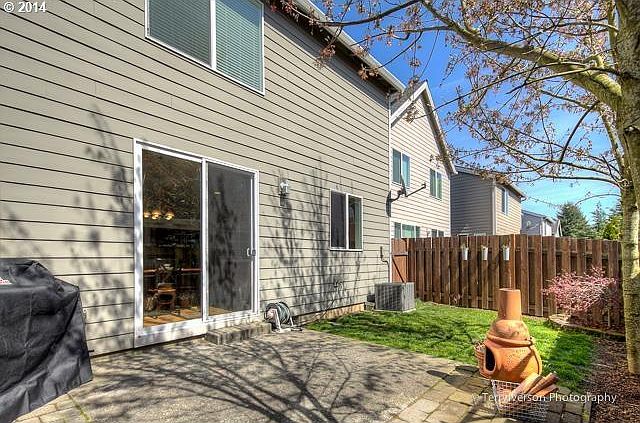 2nd image of 1010 SW 17th Way
