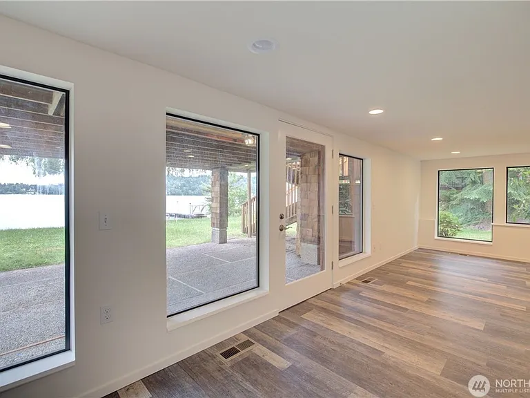 3406 W Lake Sammamish Pkwy NE — Photo 17