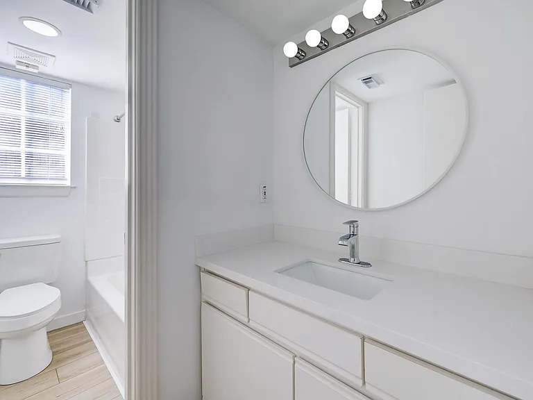 1401 Castle Ct #1403-B — Photo 10
