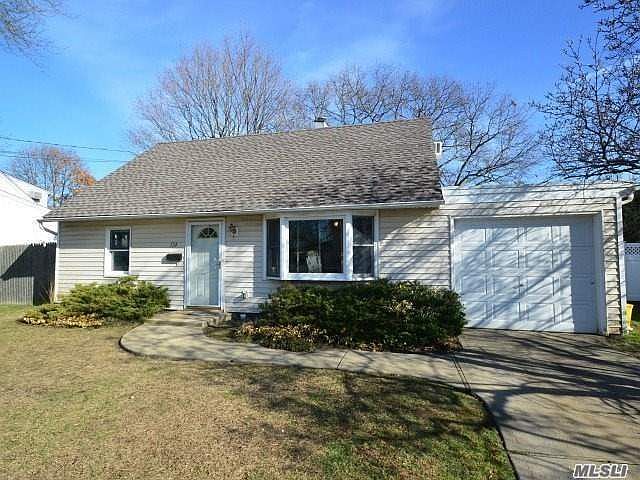 1st image of 124 Arlyn Dr W