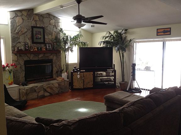 2nd image of 10916 Gillette Ave