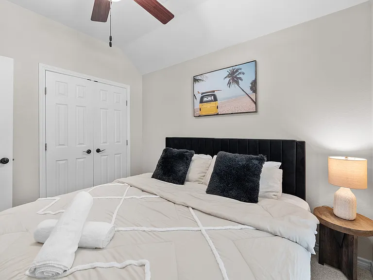 11350 Balcones Dr — Photo 8