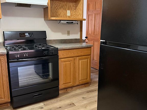 5th image of 615 Sandy Beach Ct
