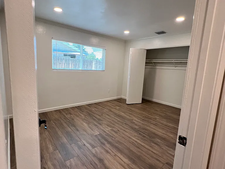 3917 Granada Ave — Photo 14