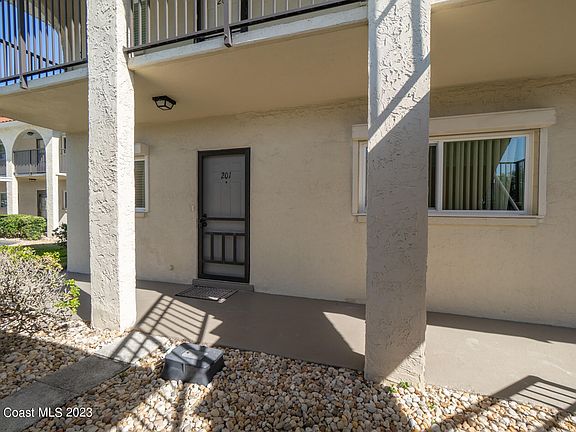 4th image of 201 Saint Lucie Ln APT 201