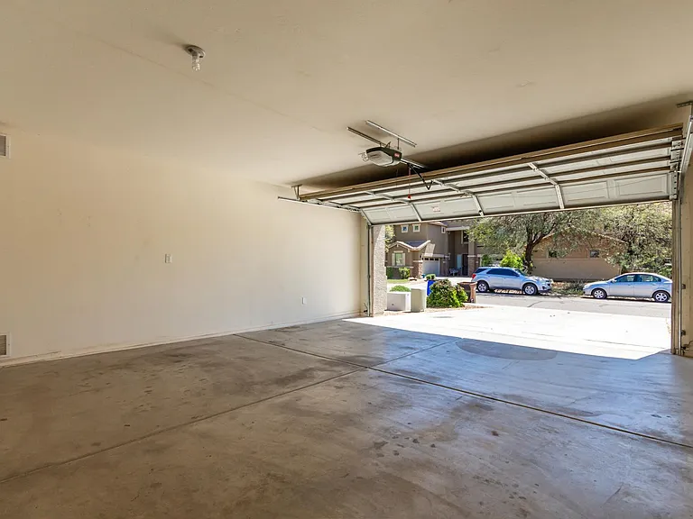 1238 W Dana Dr — Photo 37