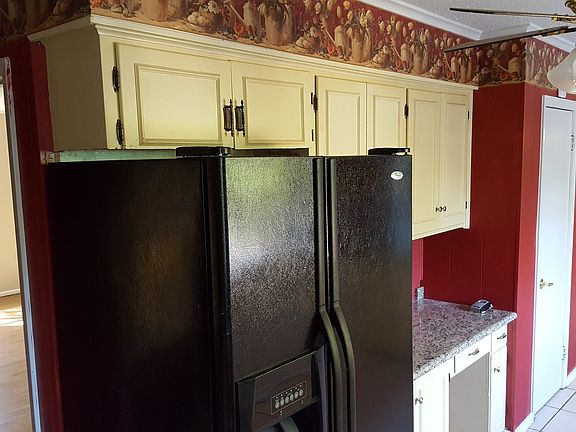 4th image of 7141 Robinhood Ln