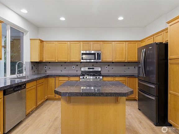 4th image of 2321 88th Drive NE