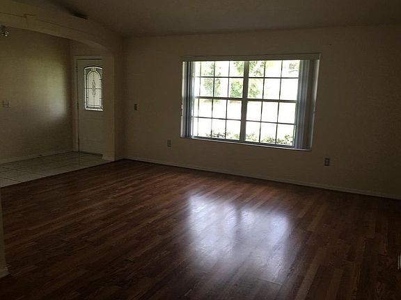 4th image of 2266 Evangelina Ave