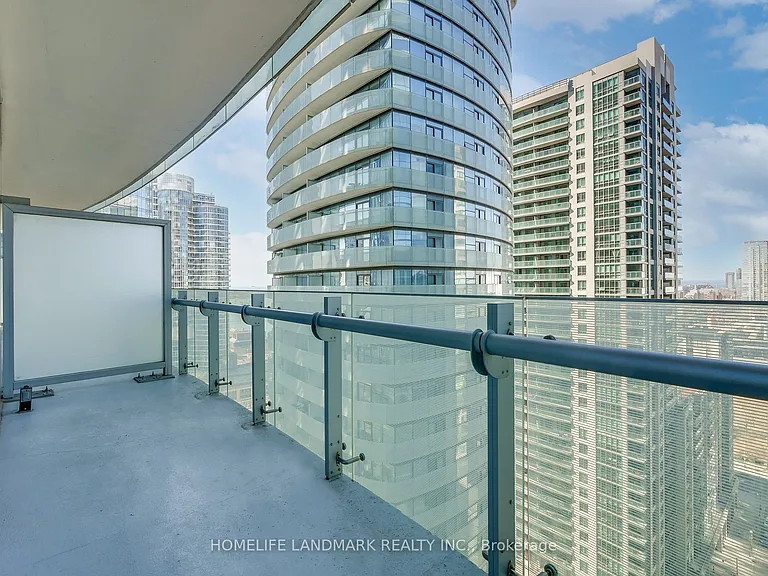 14 York St #1807 — Photo 18