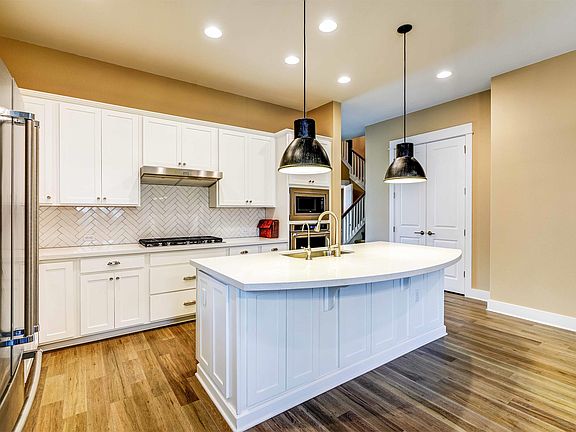 5th image of 4612 Kocurek Street