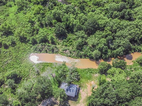 2nd image of 18 E Trail Ln