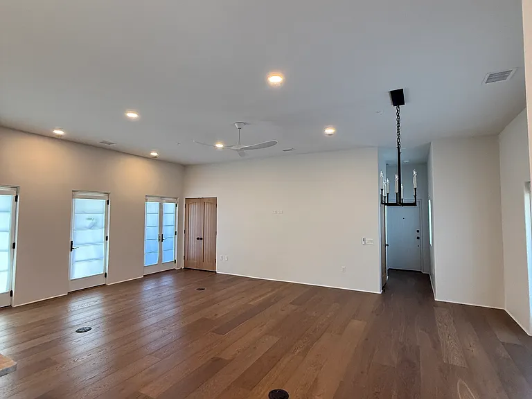 301 W Comstock Ave #3 — Photo 8