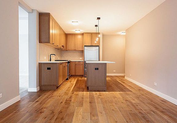 3rd image of 560 W 43rd St APT 7J