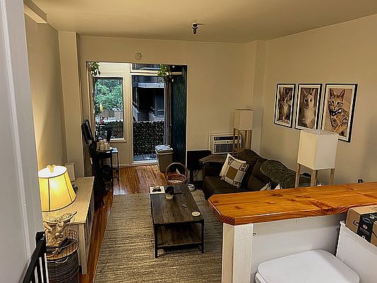 3rd image of 344 E 49th St APT 4C