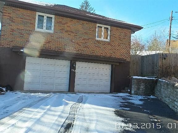 3rd image of 223 Sandalwood Dr