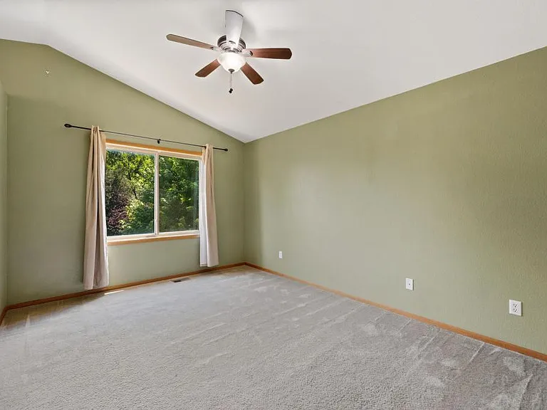 2456 Mary Beth Ct — Photo 10