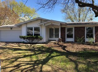 3 Las Hembra Ct, Florissant, MO 63033