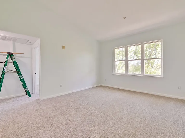 453 E Okeefe St #307 — Photo 5