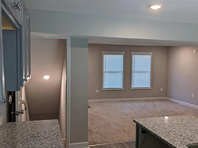 Woodlark Apartments — Photo 10