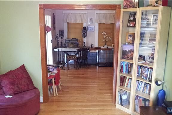 5th image of 555 Washington Ave