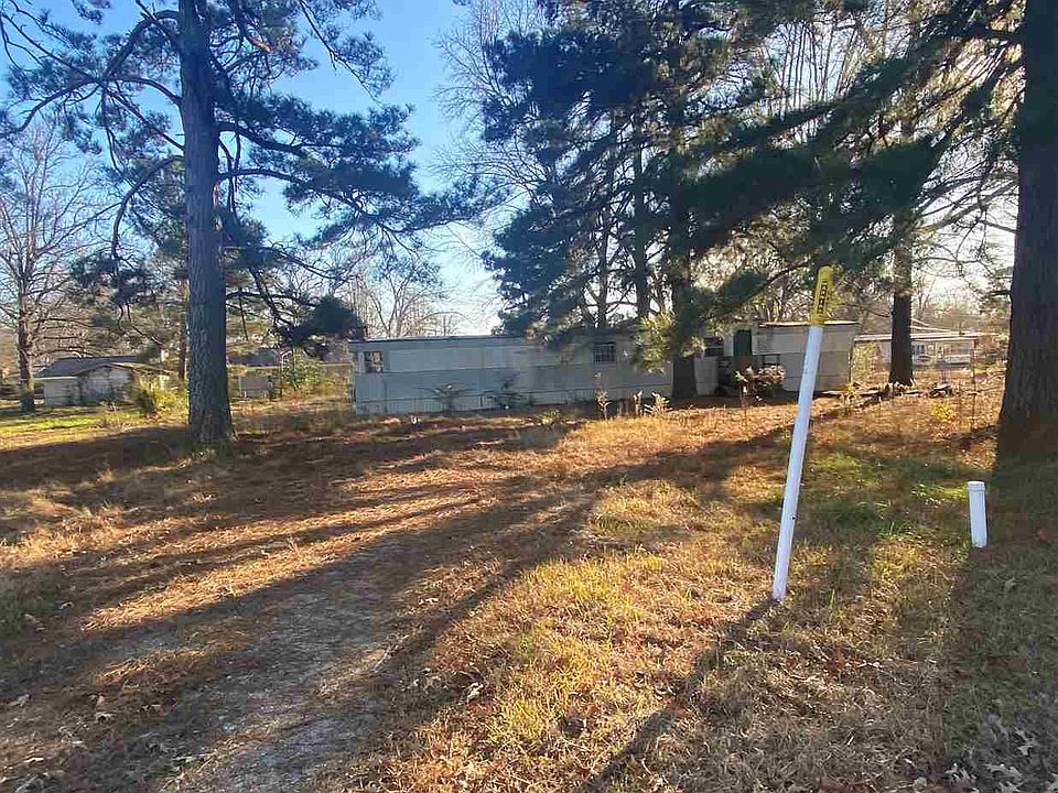 2nd image of 304 E Avenue F