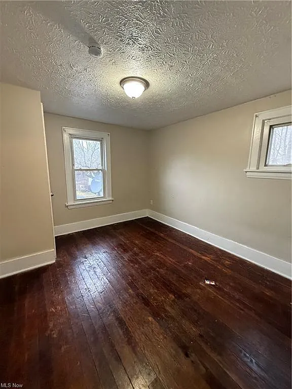 Building Photo - 805 Carpenter St