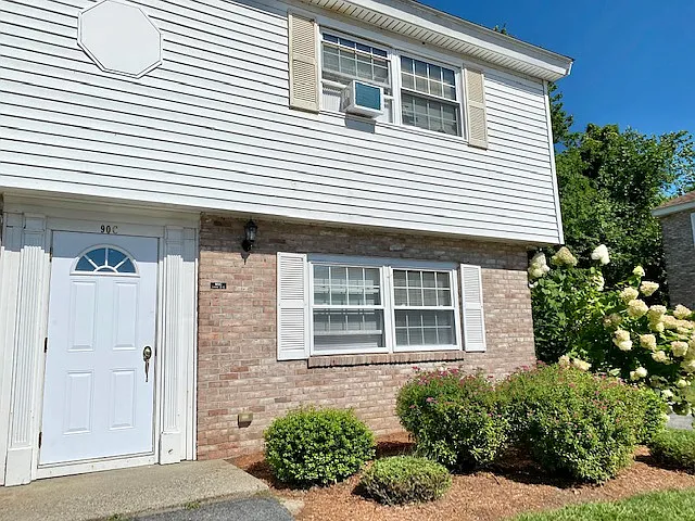 90 Washington Park Dr #10 — Photo 1