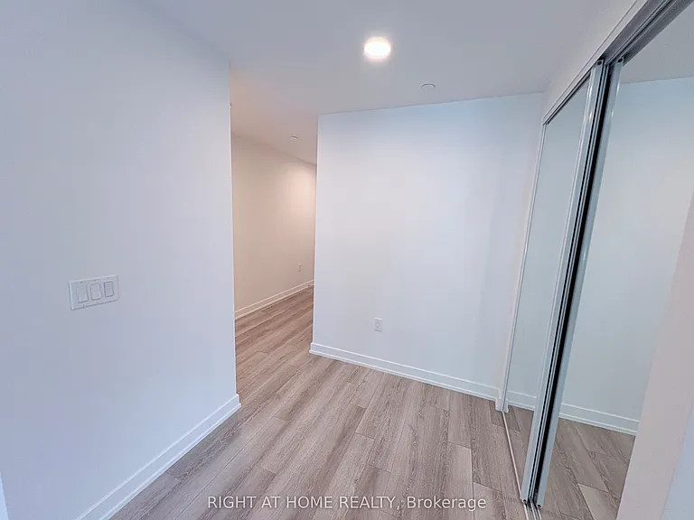 230 Simcoe St #1436 — Photo 12
