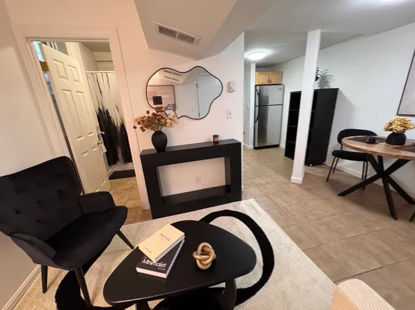1 Dana St APT 2, Cambridge, MA 02138