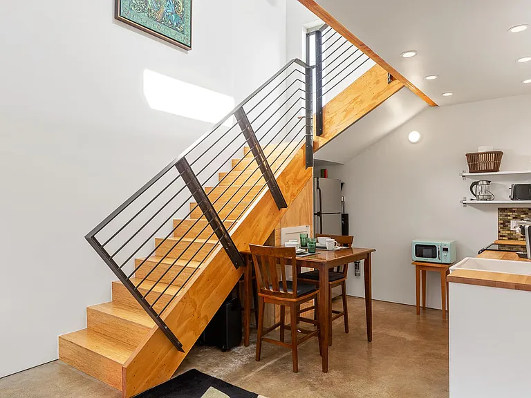 1034 NE Ainsworth St #C — Photo 6