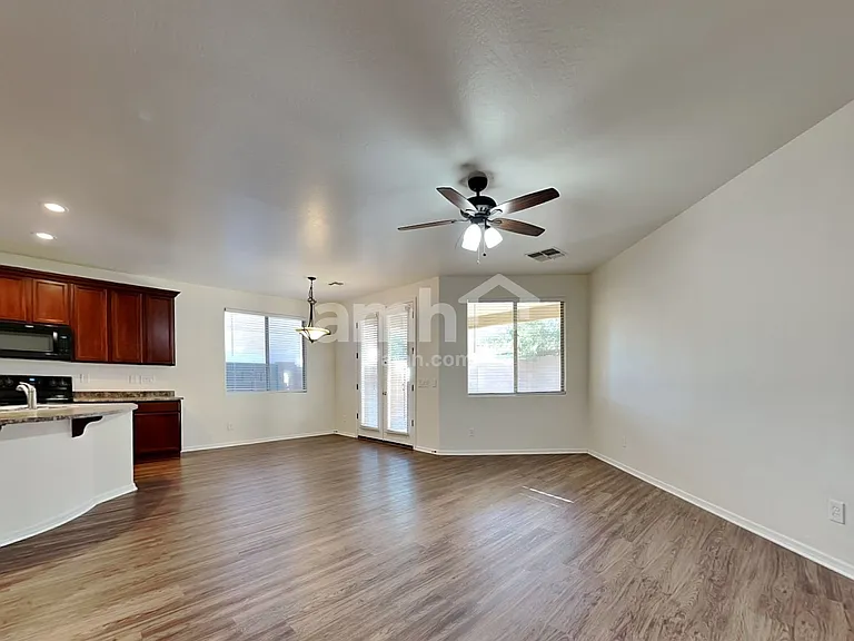 17578 W Ironwood St — Photo 6