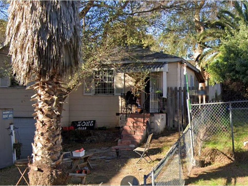 2nd image of 921 Lamos St