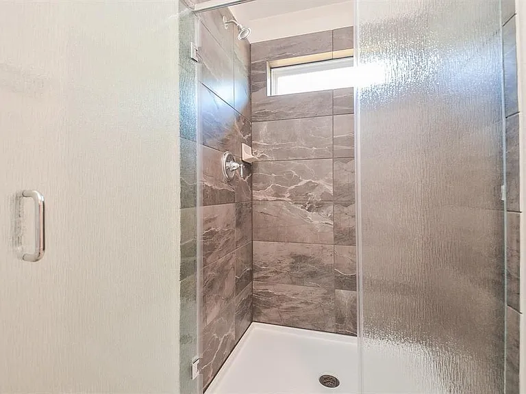 7402 Sunlit Harbor Dr — Photo 10