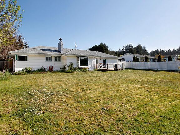 2nd image of 332 NE Chambers Ct