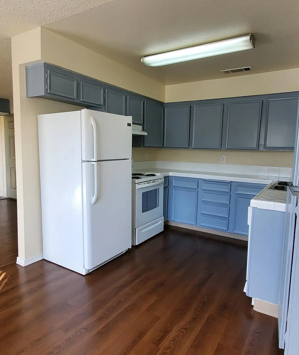Village Oaks — Photo 1