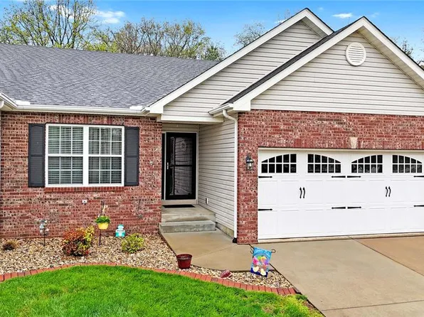 451 Bandmour Pl, O Fallon, IL 62269