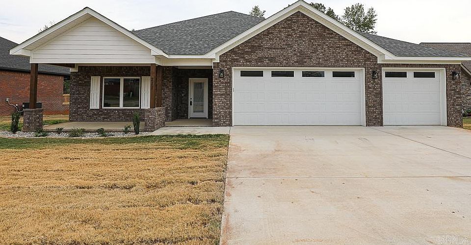 1st image of 211 Grant Dr