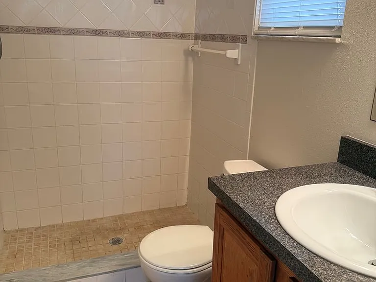 2318 Santa Ana St — Photo 15