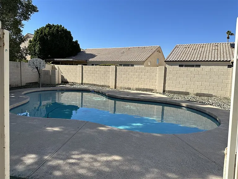 3320 N Lakeshore Ct — Photo 15