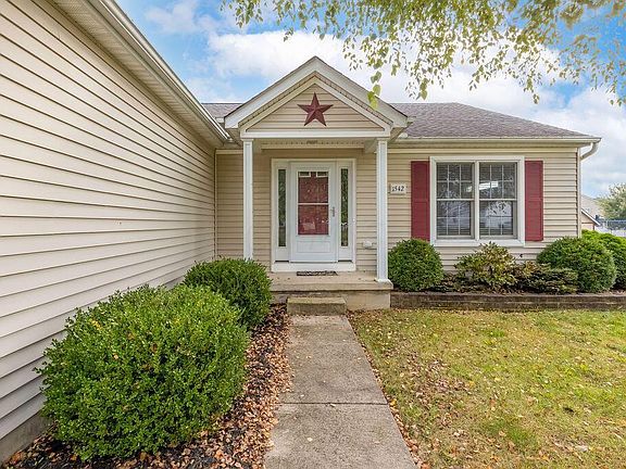 3rd image of 1542 Mallard Cir E