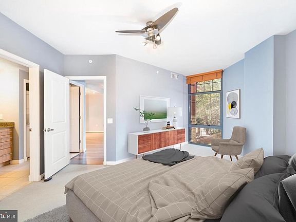5th image of 1021 N Garfield St APT 229