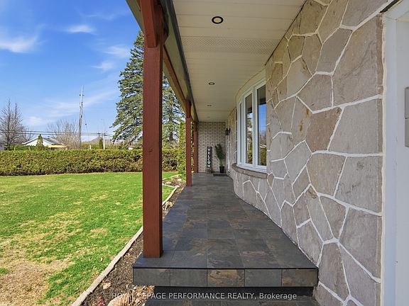 3rd image of 3595 Front Rd
