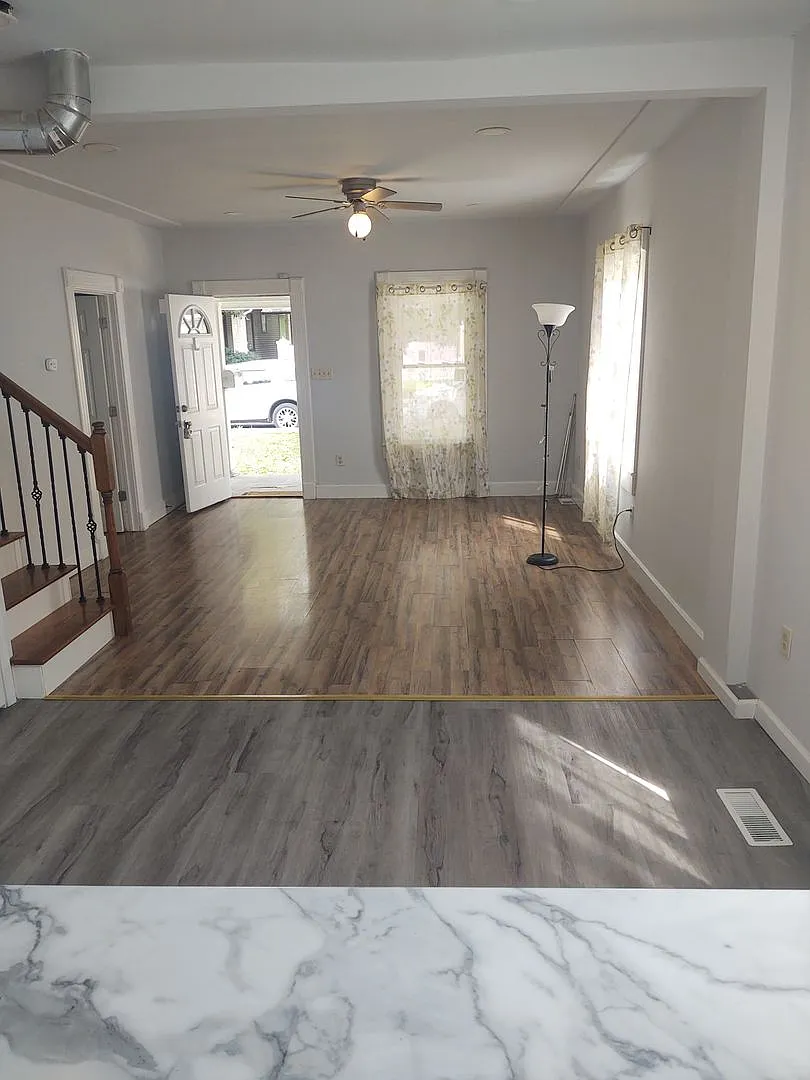 Beautifully Renovated 4-Bedroom Home Near Garfield Park — Photo 4