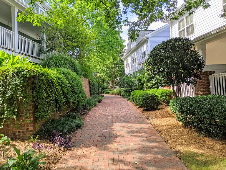 324 Carlyle Park Dr #1 — Photo 7