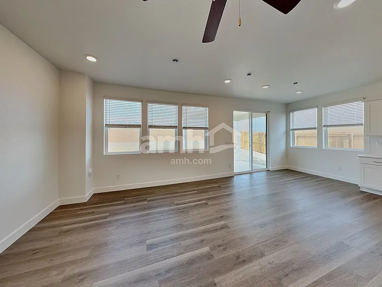 10057 Atchinson Ct — Photo 6