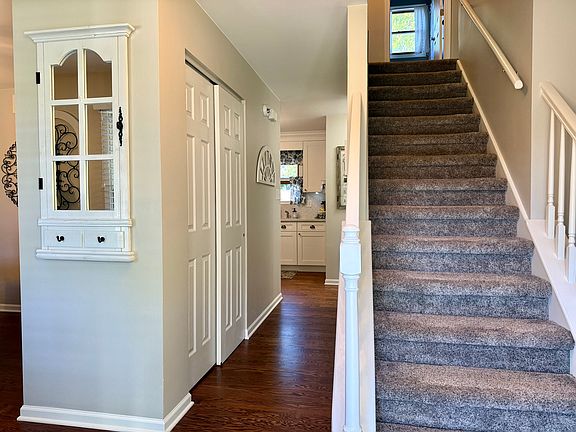 3rd image of 1102 Ravinia Ct