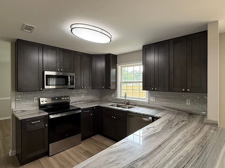 10100 Bellevue Ct — Photo 3