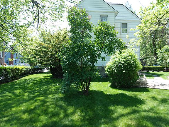 5th image of 38 Myrtle Blvd
